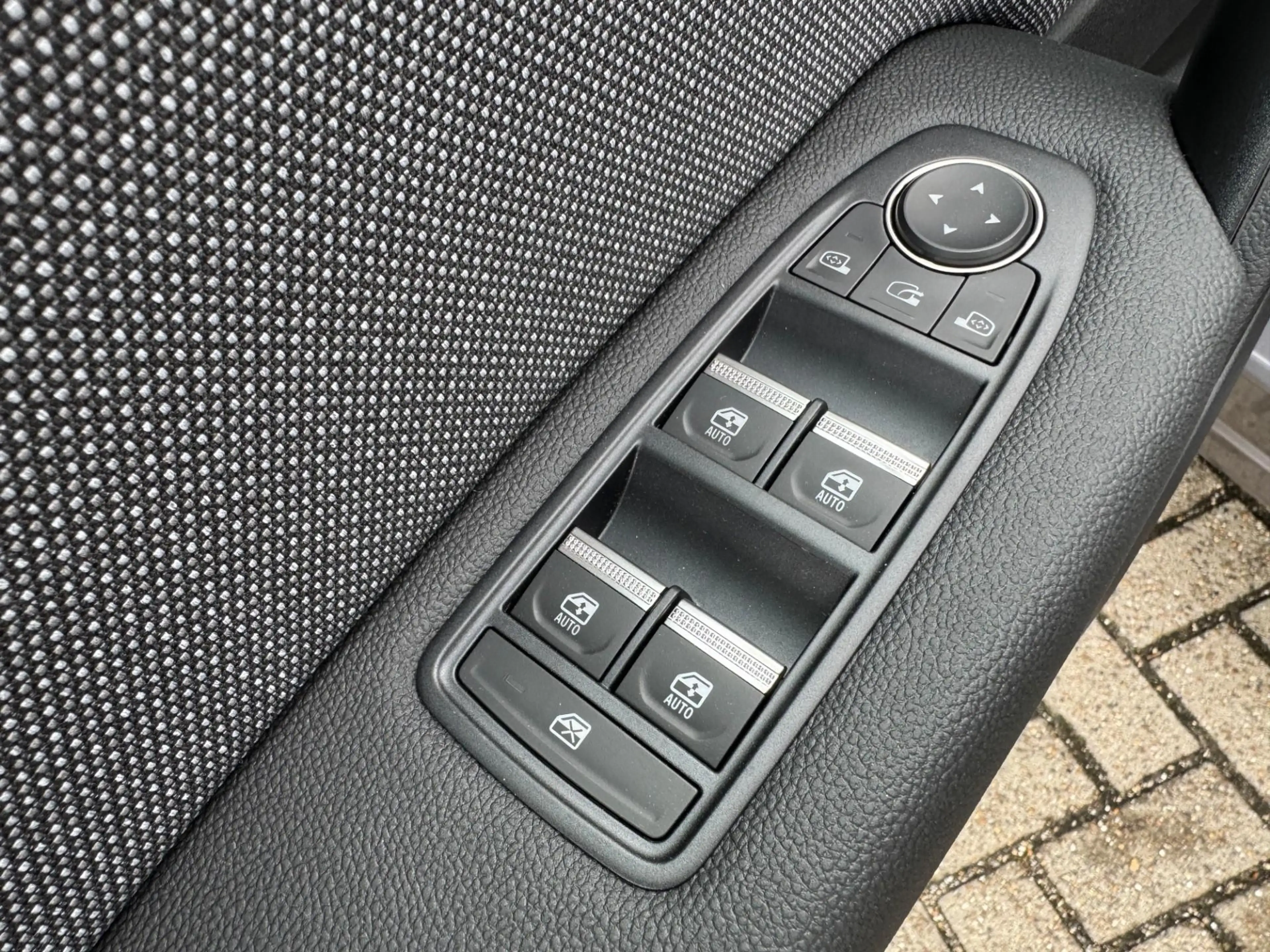 Mitsubishi Grandis 1.8 HEV First Edition Mengelers Actieprijs € 40.29 — photo 12