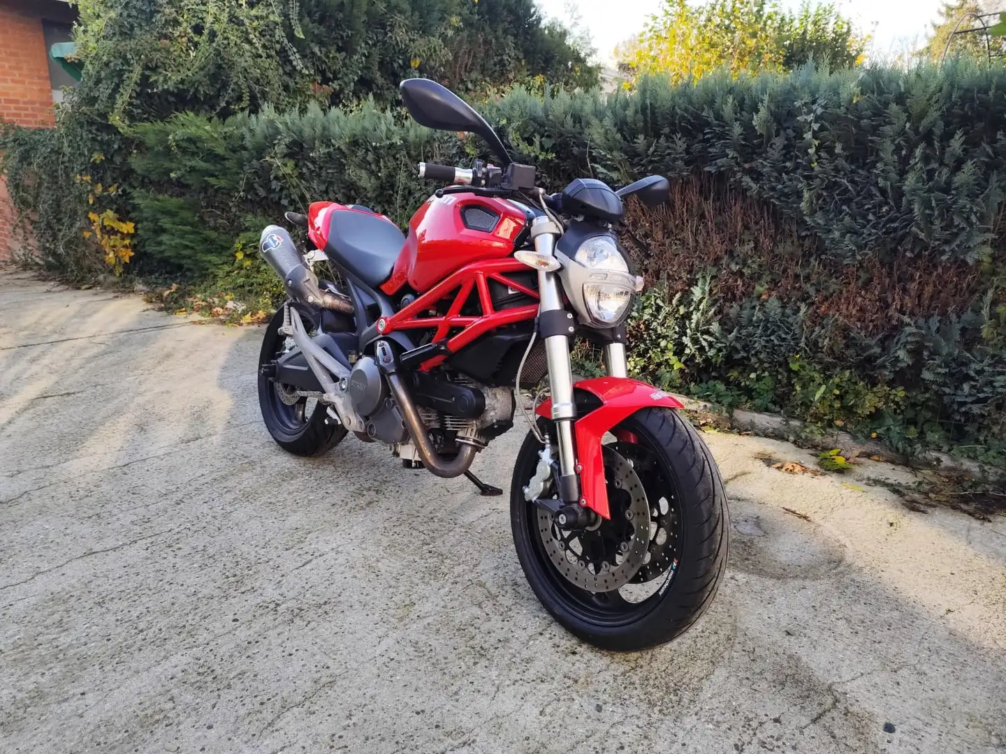 Ducati Monster 696 Roşu - 1