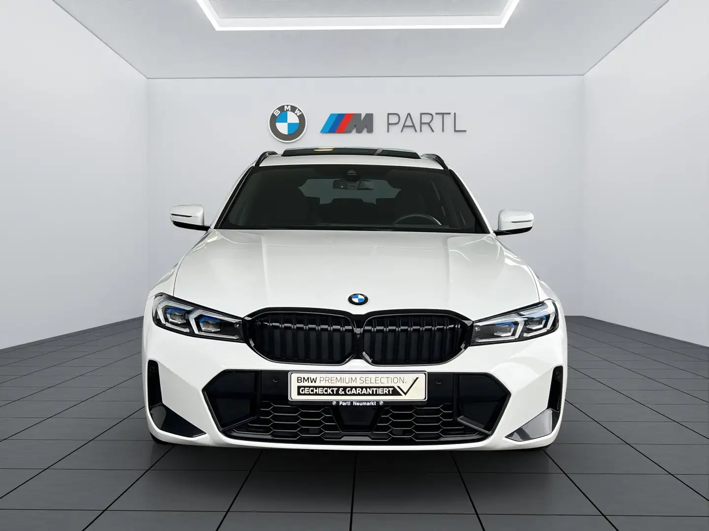 BMW 320 d Touring M-Sport NAVI LED PANO AHK ACC 360° HUD Weiß - 2