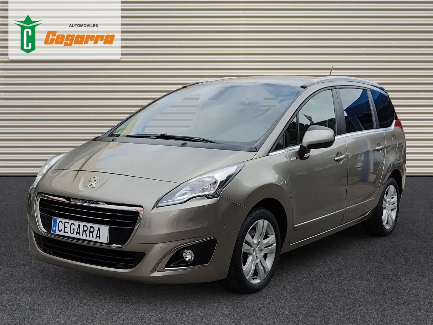 Peugeot 5008 1.2 PureTech S&S Style 7 pl. 130 Brun - 1