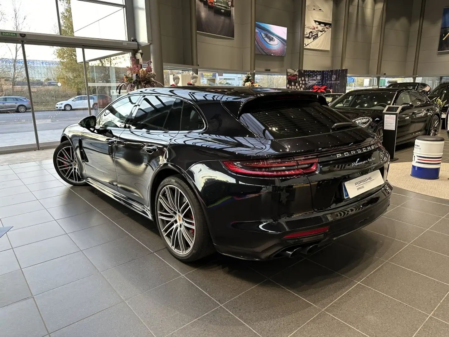 Porsche Panamera Turbo Sport Turismo Schwarz - 2