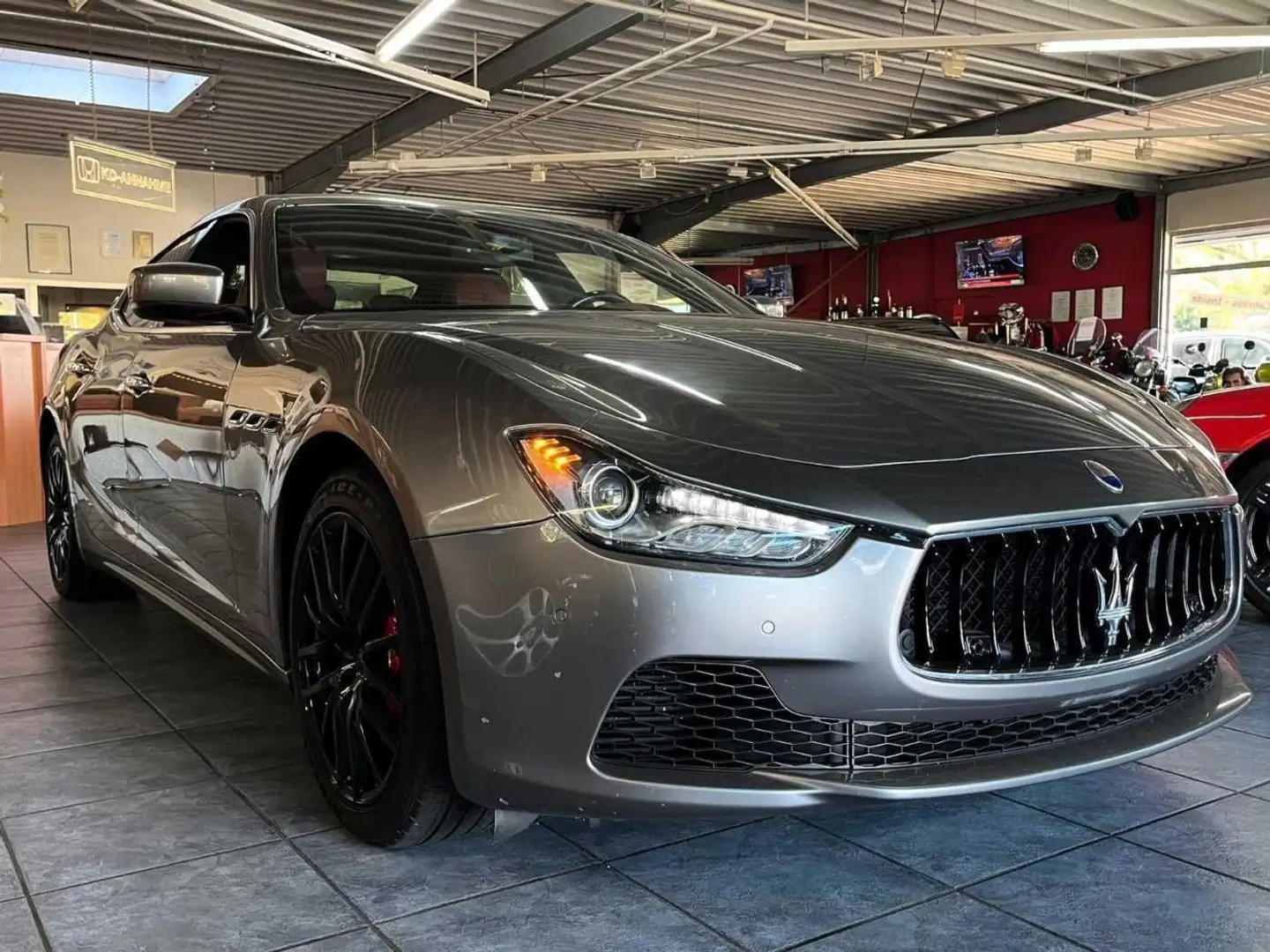 Maserati Ghibli Automatik S Q4 Navigation*Kamera*H&K*SHZ Grau - 2
