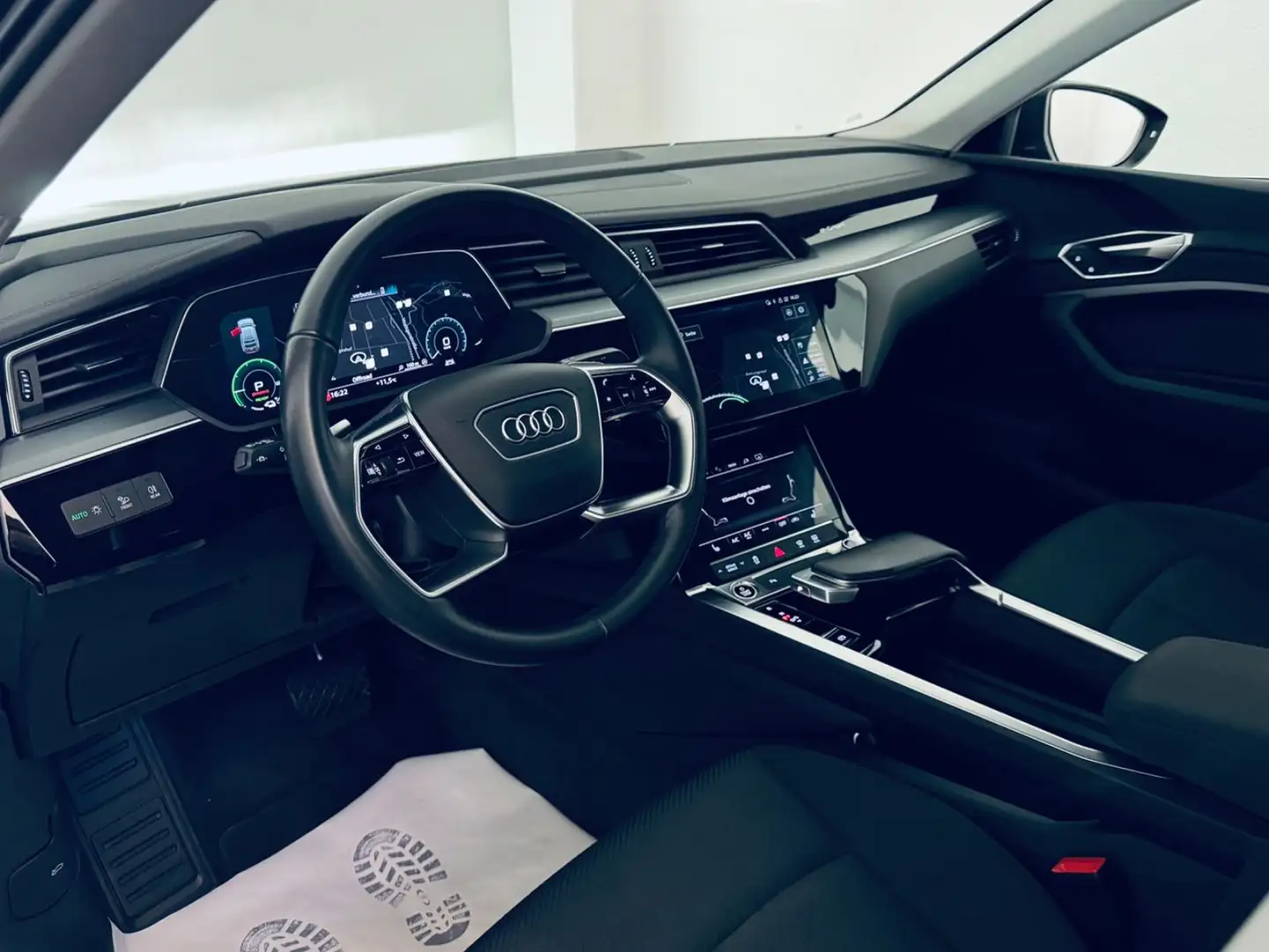 Audi e-tron Sportback 55 quattro advanced Gris - 2