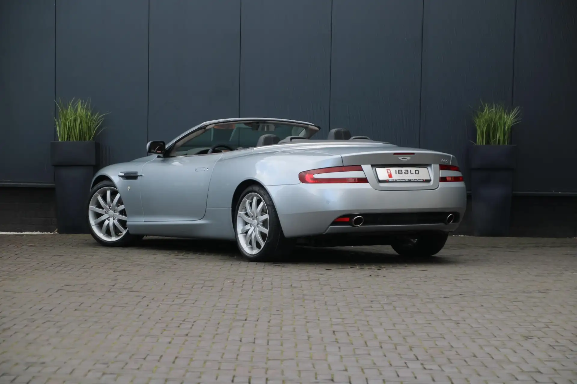 애스턴마틴 DB9 Volante 2006 은색 사진 8