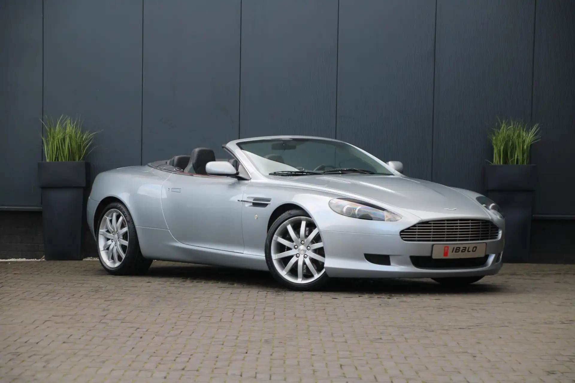 애스턴마틴 DB9 Volante 2006 은색 사진 4
