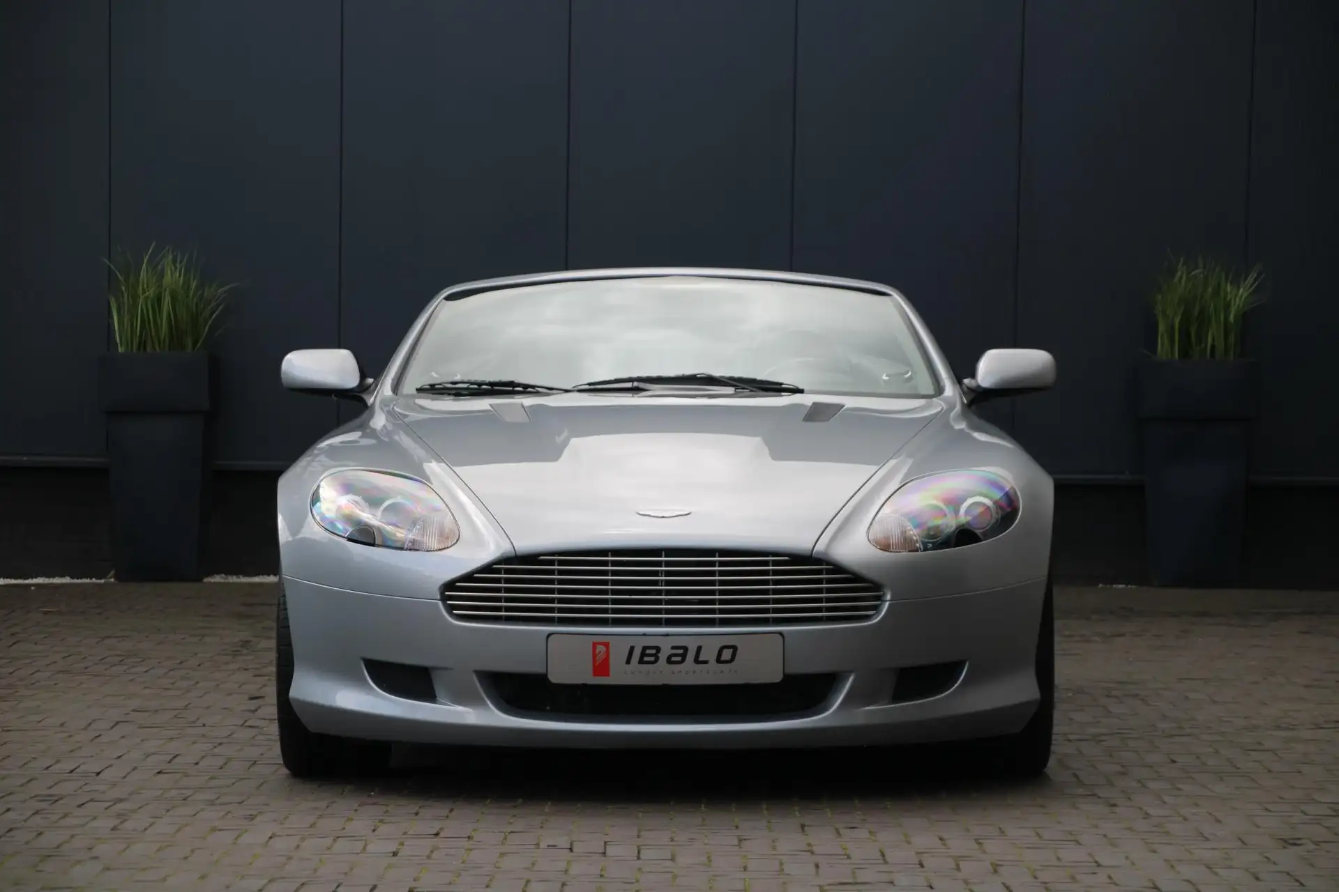 애스턴마틴 DB9 Volante 2006 은색 사진 3