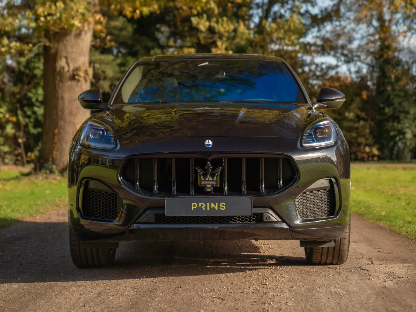 Maserati Grecale Modena 330pk | Pano-dak | Sonus Faber | Head-up | Zwart - 2