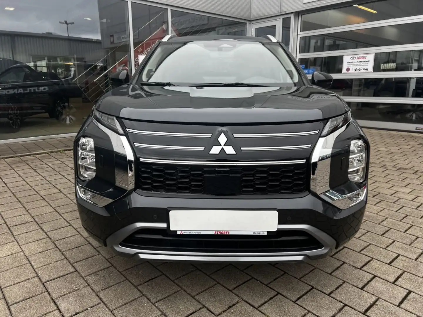 Mitsubishi Outlander 2.4 4WD Plug-In Hybrid Top Grau - 2