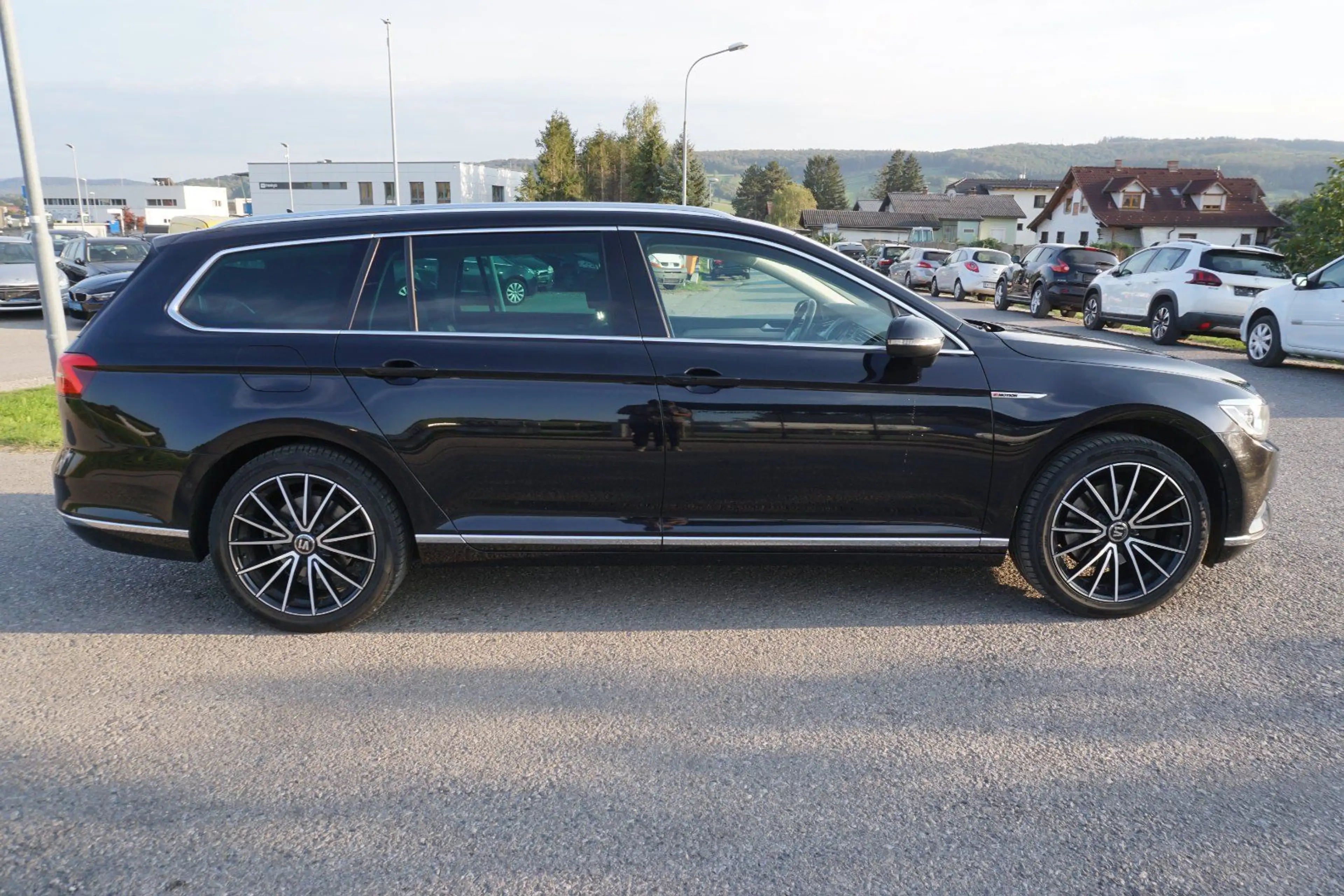 Volkswagen Passat Variant Highline 4Motion — photo 15