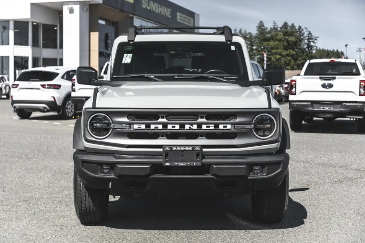 Ford Bronco photo Ford Bronco