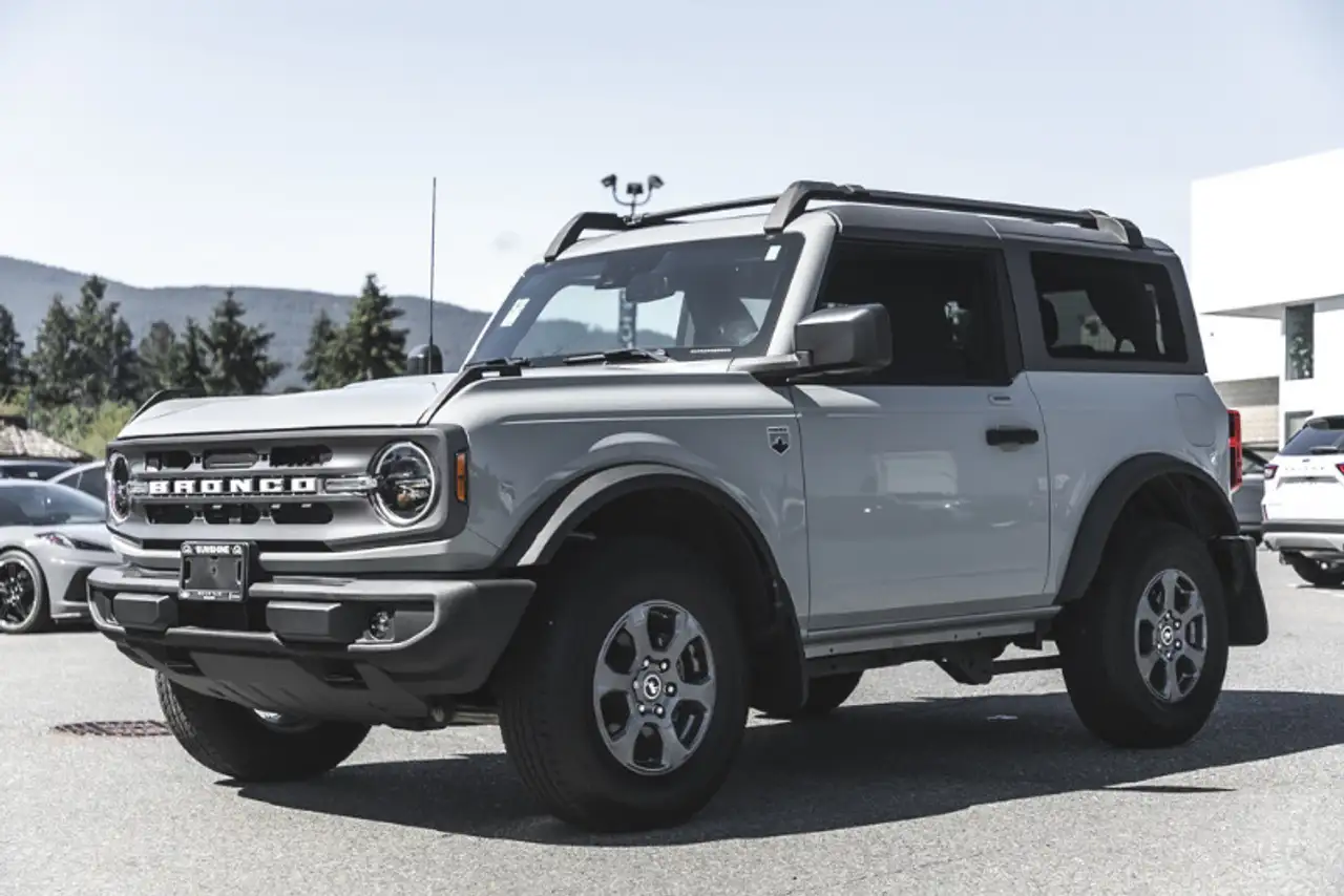 Ford Bronco photo Ford Bronco