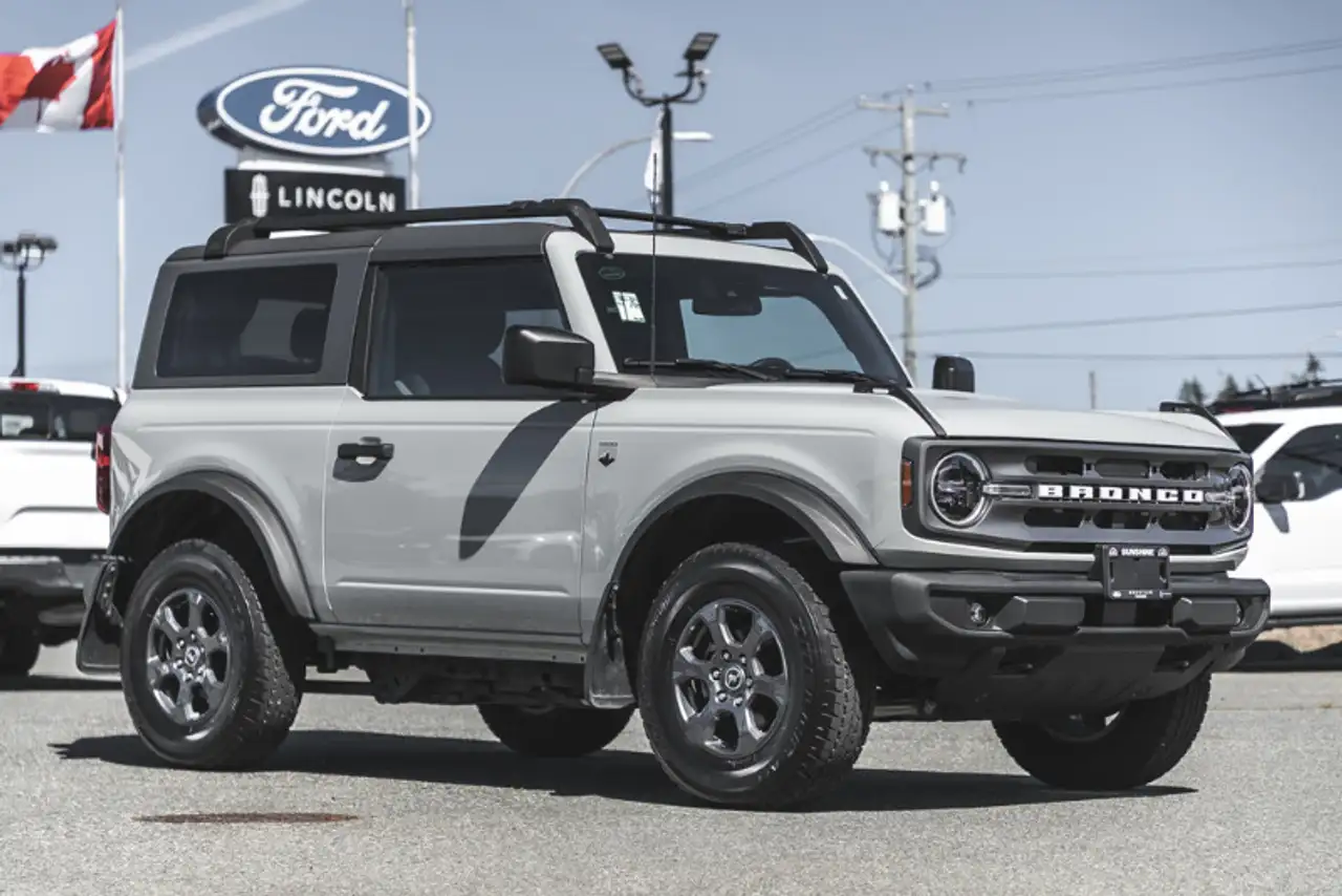 Ford Bronco photo Ford Bronco