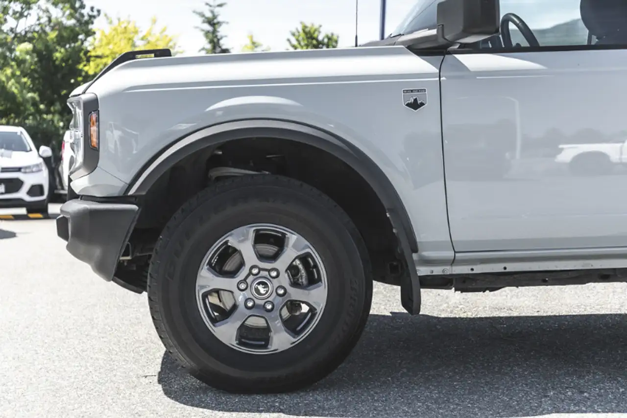 Ford Bronco photo Ford Bronco