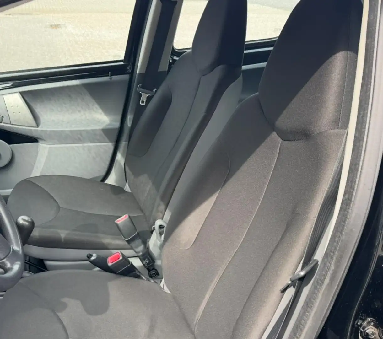 Toyota Aygo COMFORT 5-DEURS AIRCO EL-RAMEN LICHTMETALEN-VELGEN Negro - 2