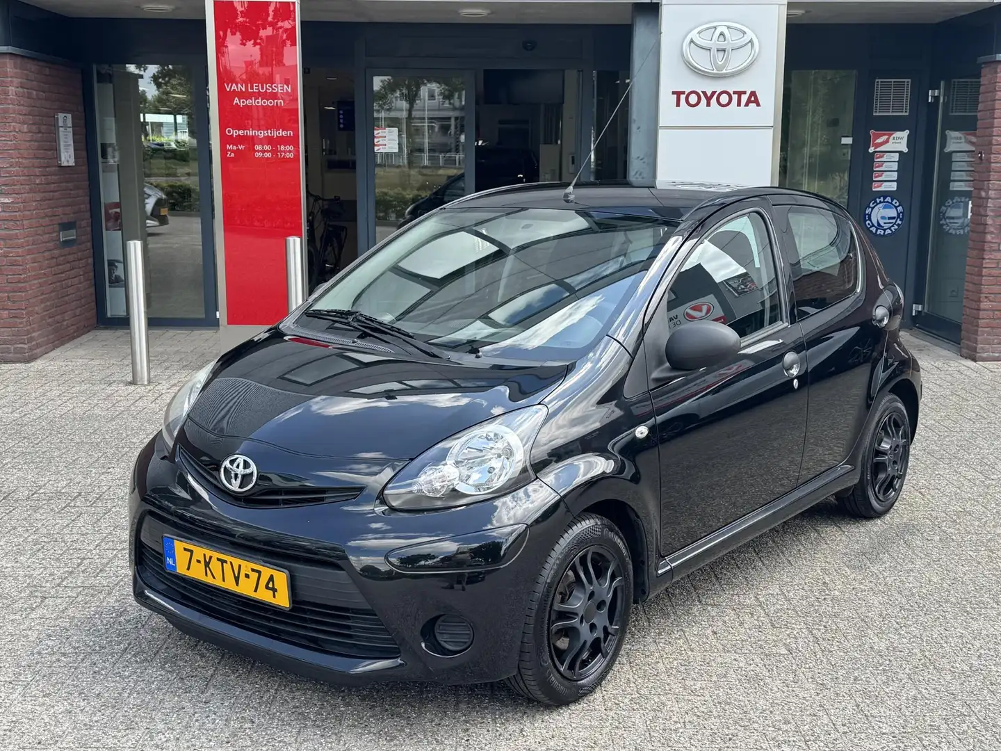 Toyota Aygo COMFORT 5-DEURS AIRCO EL-RAMEN LICHTMETALEN-VELGEN Negro - 1