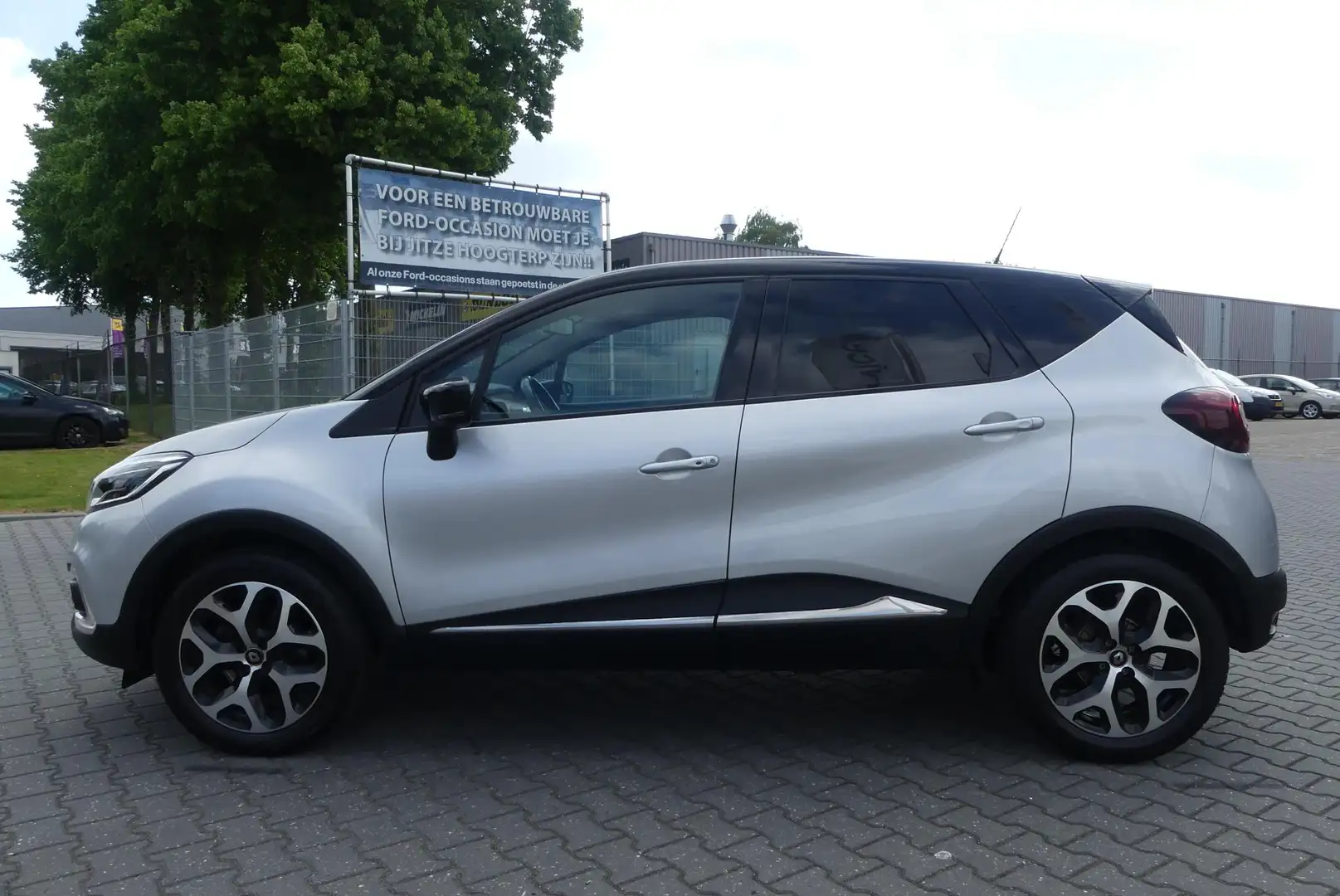 Renault Captur 1.3 TCe Intens CRUISE, CLIMA, NAVI, CAMERA, AFNEEM Grijs - 2
