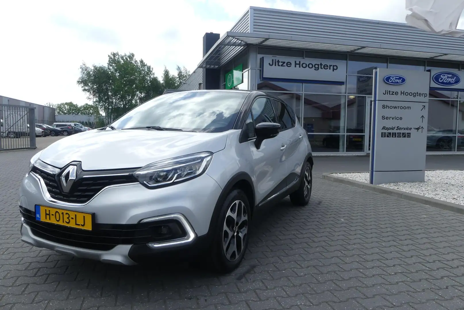 Renault Captur 1.3 TCe Intens CRUISE, CLIMA, NAVI, CAMERA, AFNEEM Grijs - 1