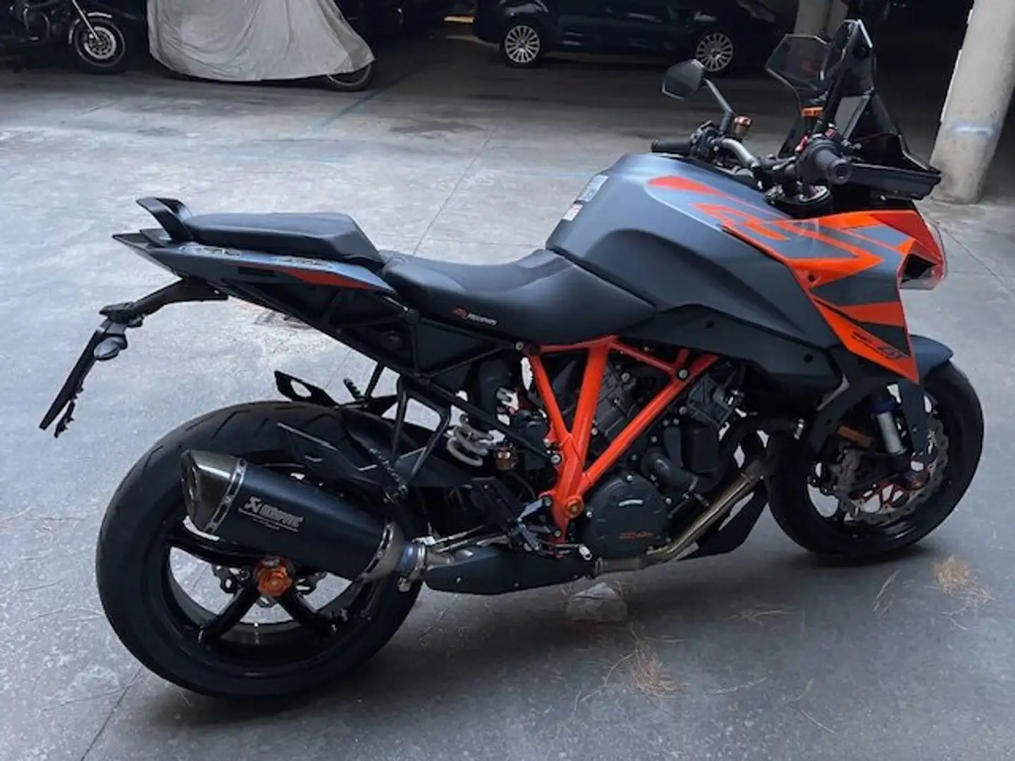 KTM 1290 Super Duke GT Portocaliu - 1