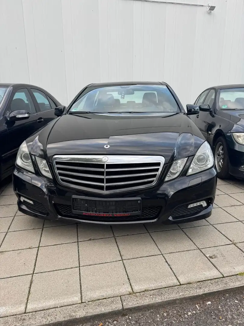 Mercedes-Benz E 300 E -Klasse Lim. E 300 CDI BlueEfficiency Schwarz - 1
