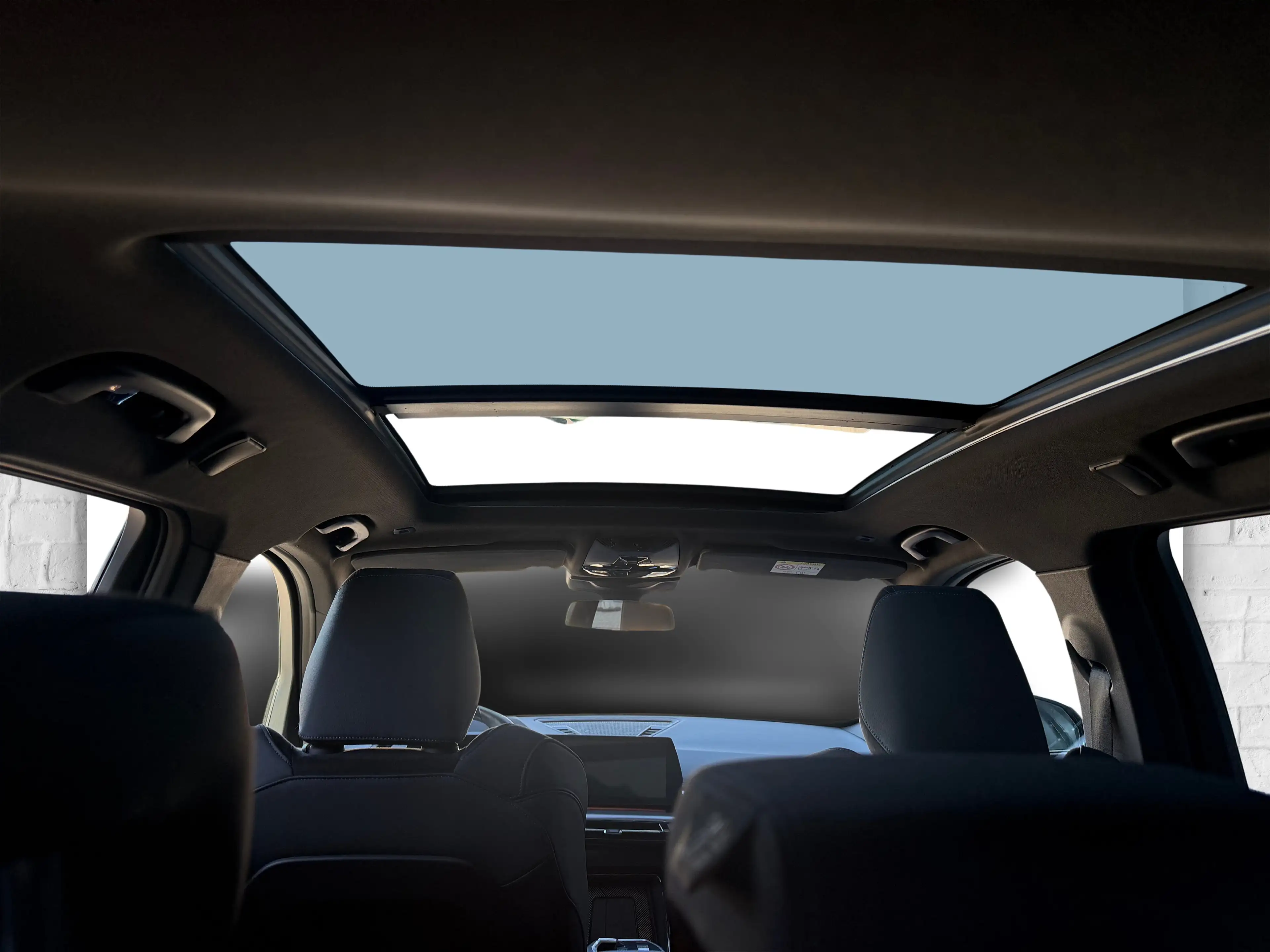 BMW iX1 xDrive30 — photo 7