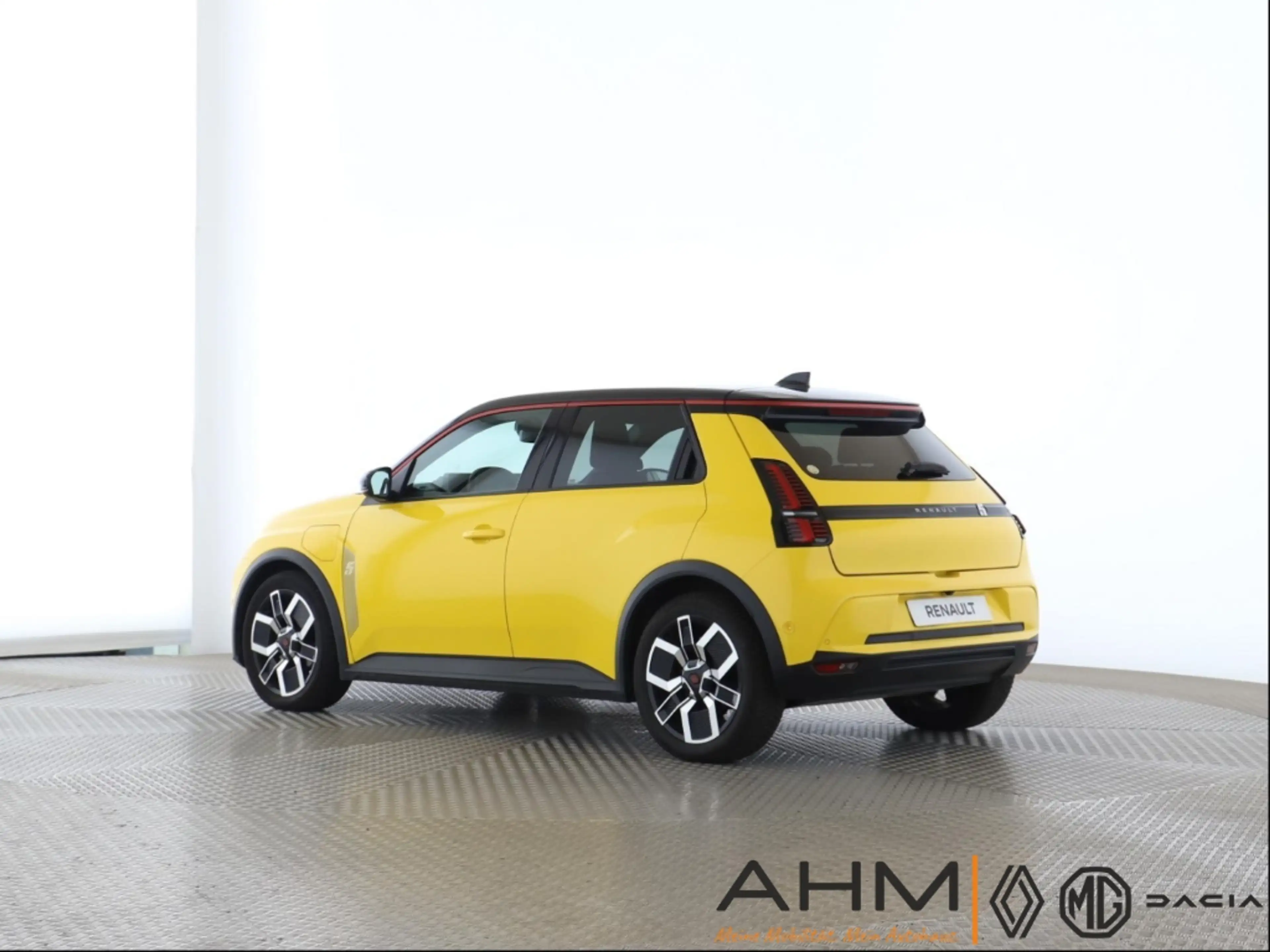 Renault R 5 Electric 120 Urban Range Techno — photo 3