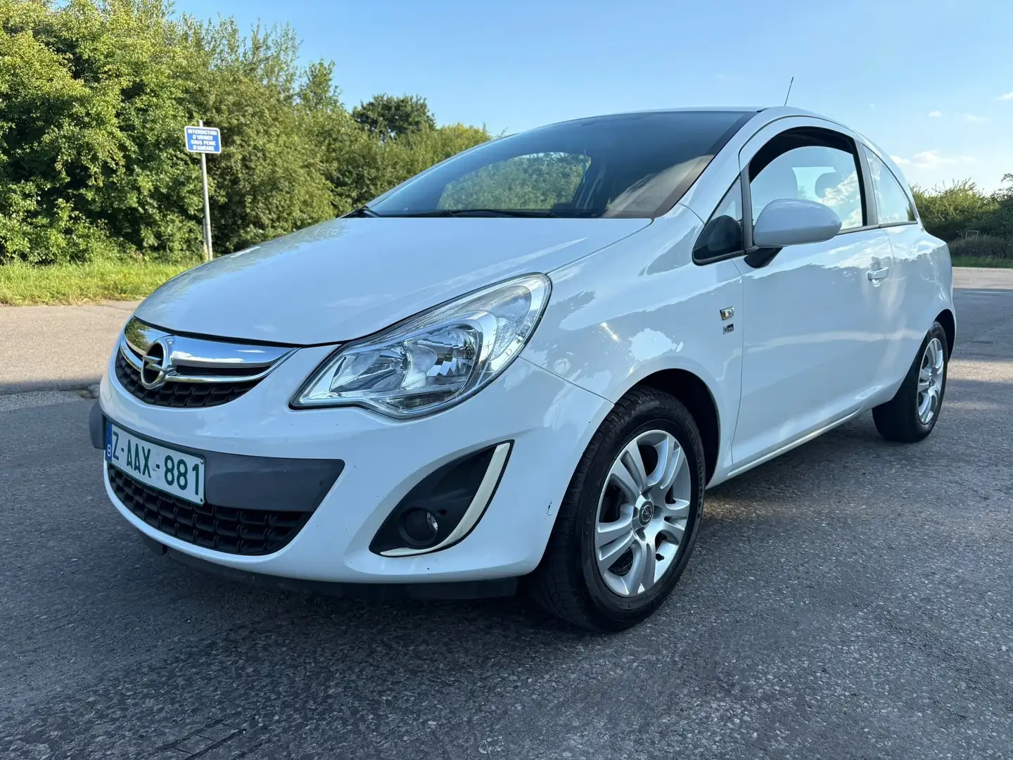 Opel Corsa 1.2i ecoFLEX Essentia Start/Stop Wit - 2