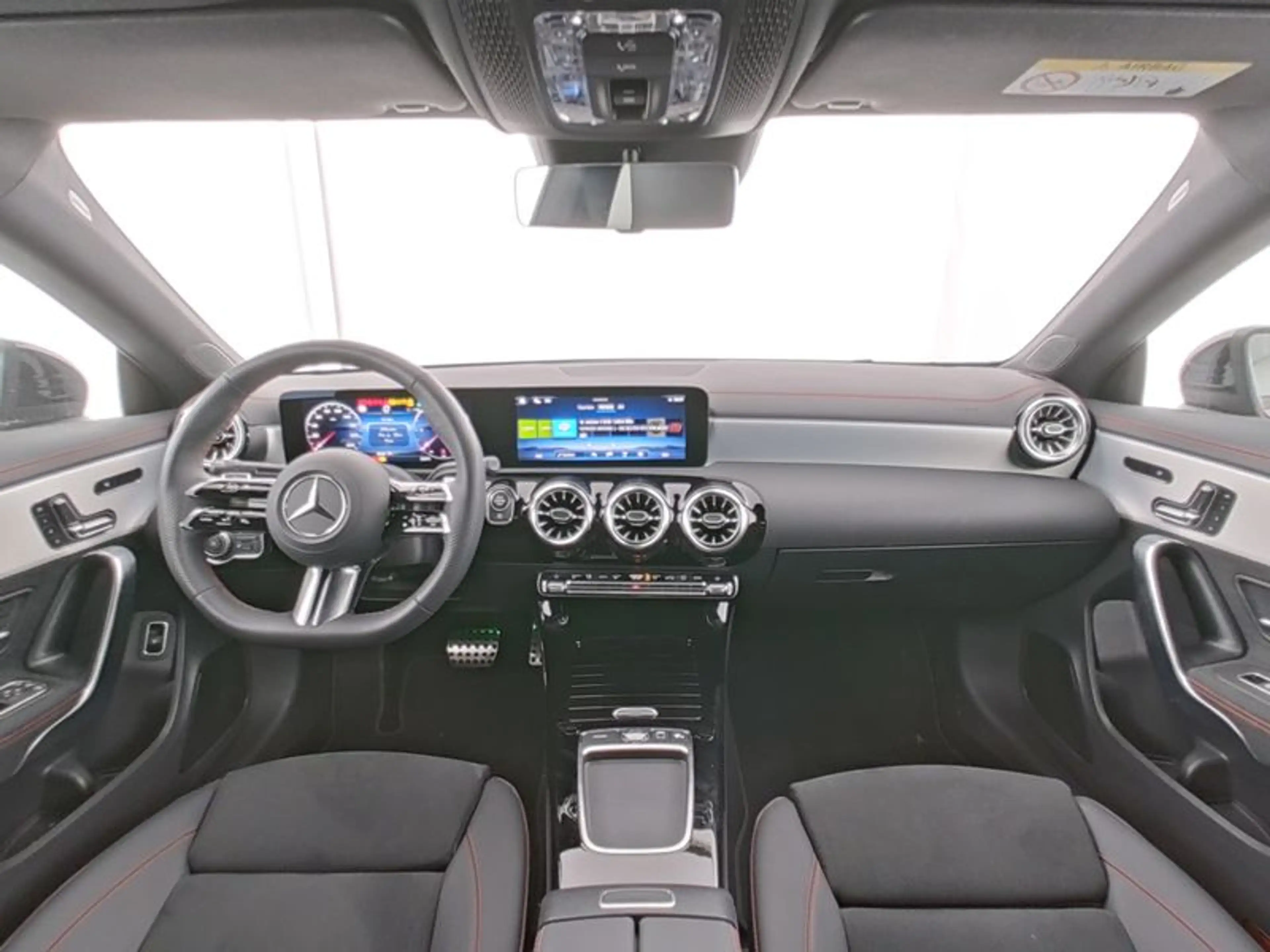 Mercedes-Benz CLA 200 d  Night Pano Multib Prem 360 Verstelld. — photo 8