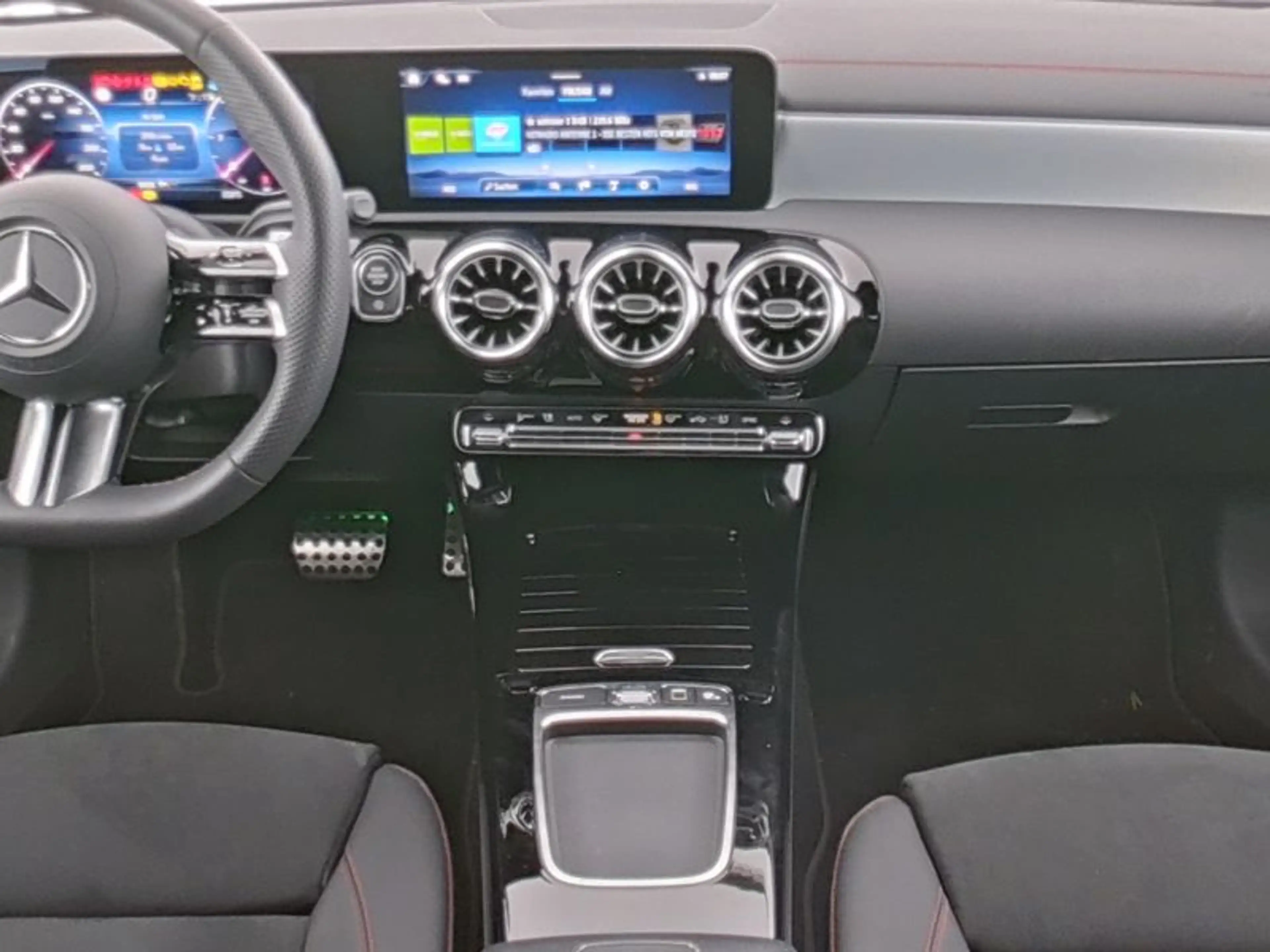 Mercedes-Benz CLA 200 d  Night Pano Multib Prem 360 Verstelld. — photo 6