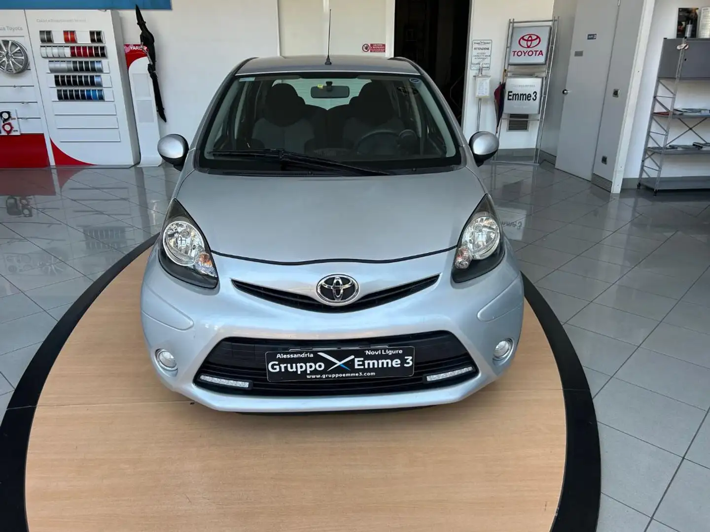 Toyota Aygo 1.0 12V VVT-i 5 porte Active Connect Argento - 1
