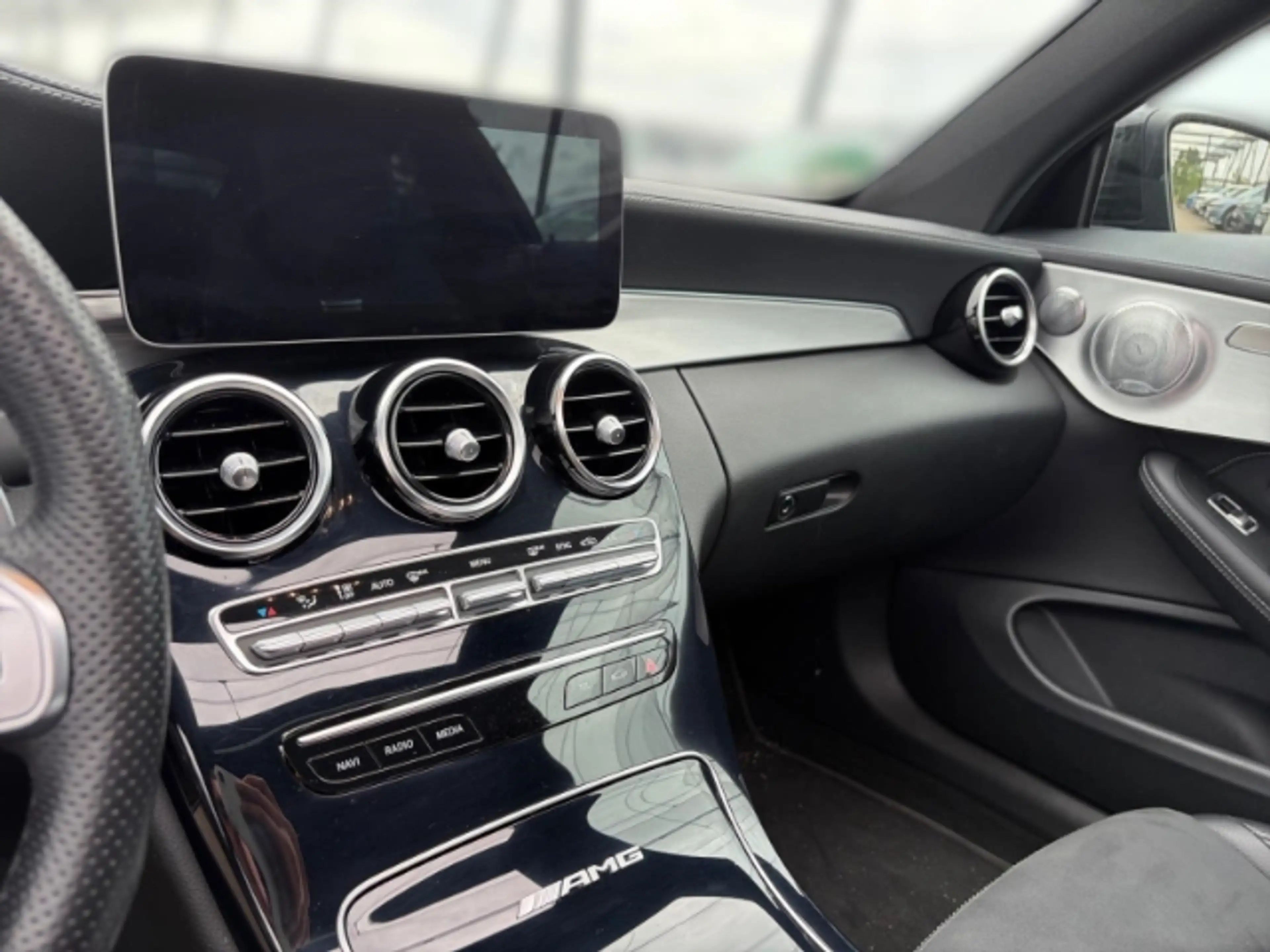 Mercedes-Benz C 63 AMG Coupe Panodach Burmester 19'' LED — photo 9