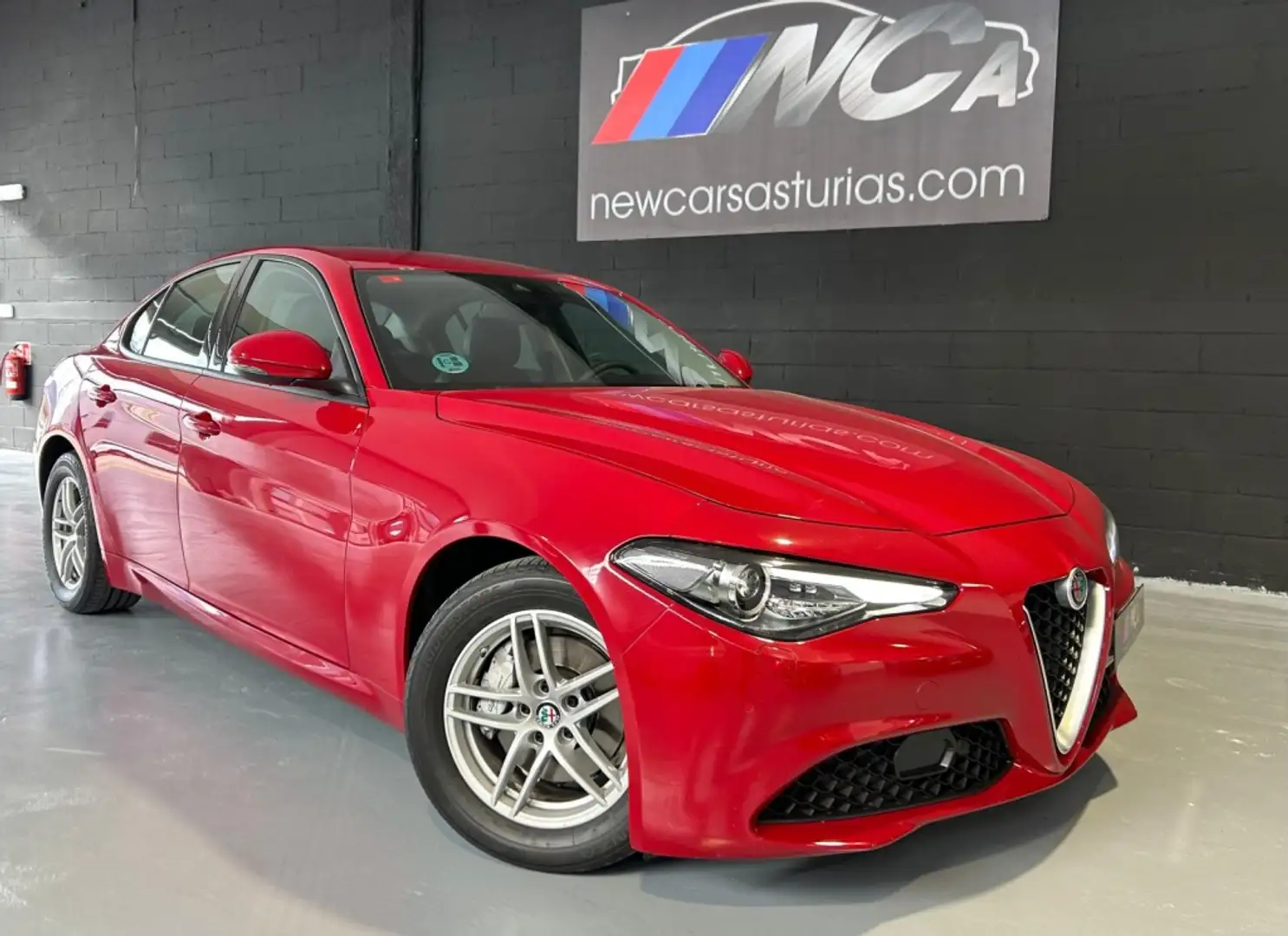 Alfa Romeo Giulia 2.2 Diesel Super Aut. 150 Rojo - 2