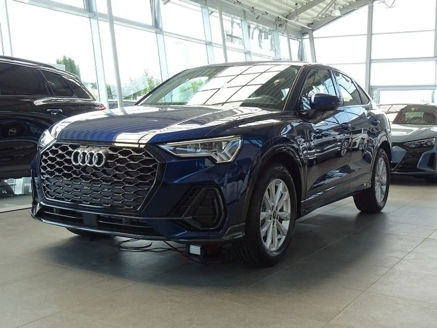 Audi Q3 Sportback 35 TFSI S-tronic / AHZV Bleu - 2