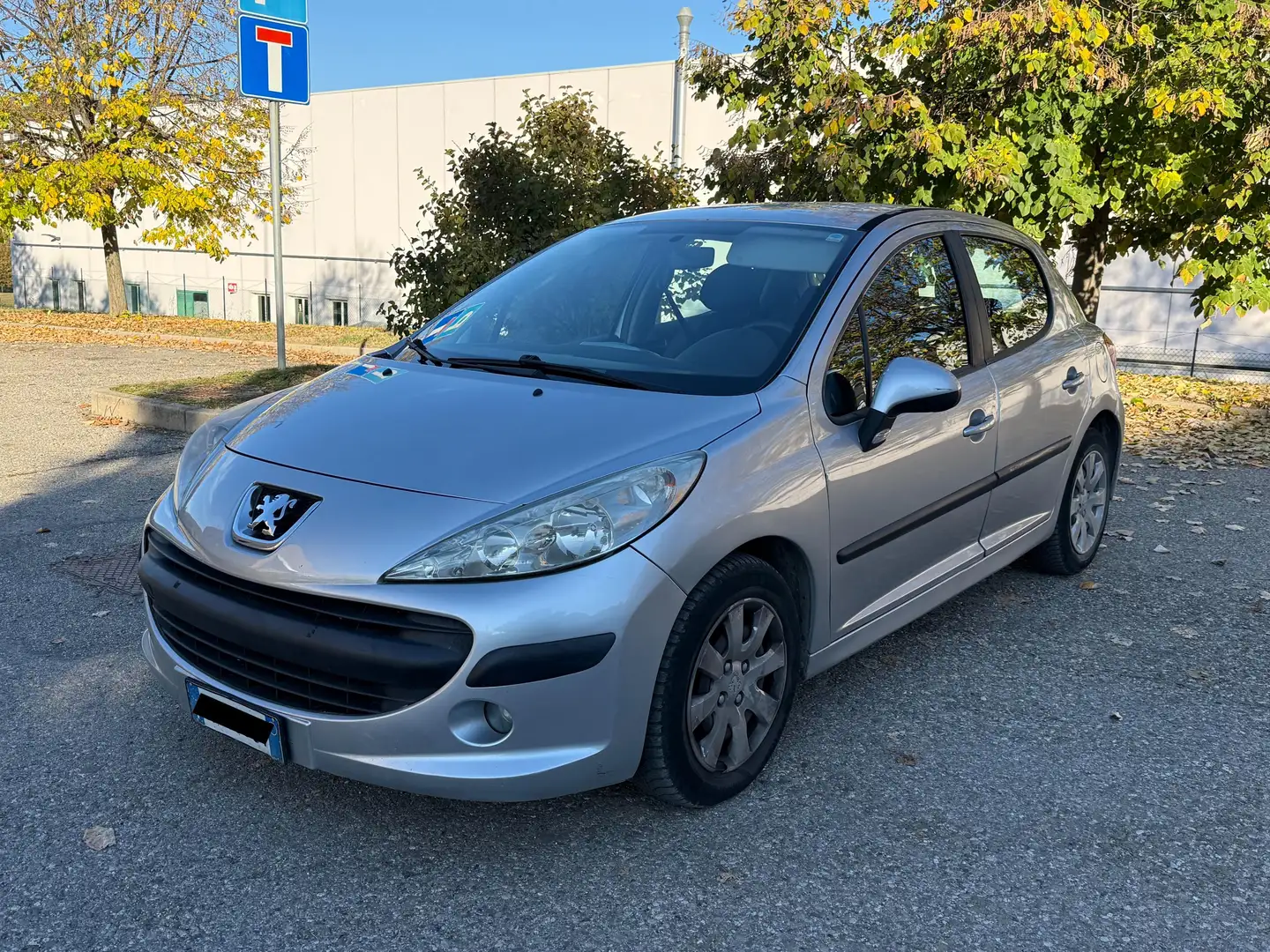 Peugeot 207 207 5p 1.4 hdi XT Zilver - 1
