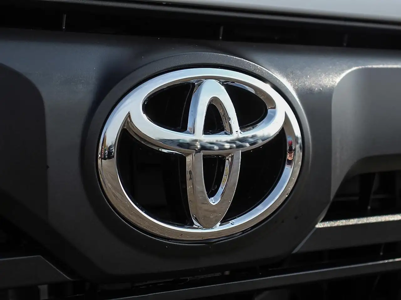 Toyota Tundra снимка Toyota Tundra