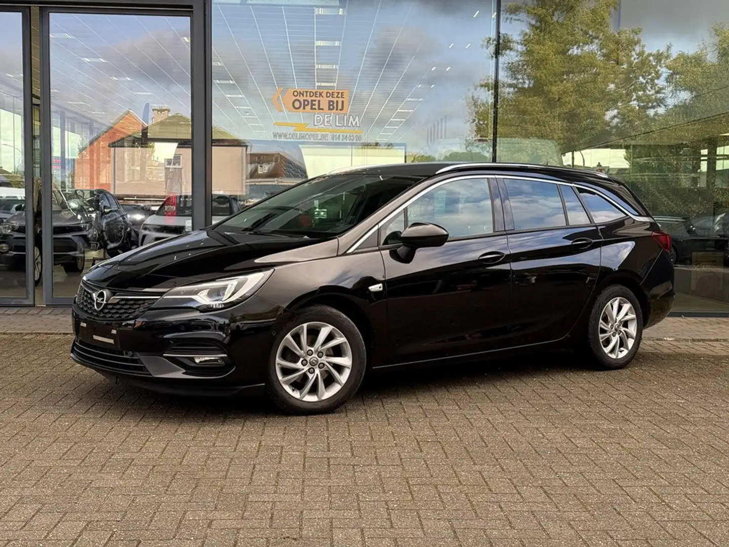 Opel Astra Elegance 1.2T *Navi Pro*Camera*Leder* - 1