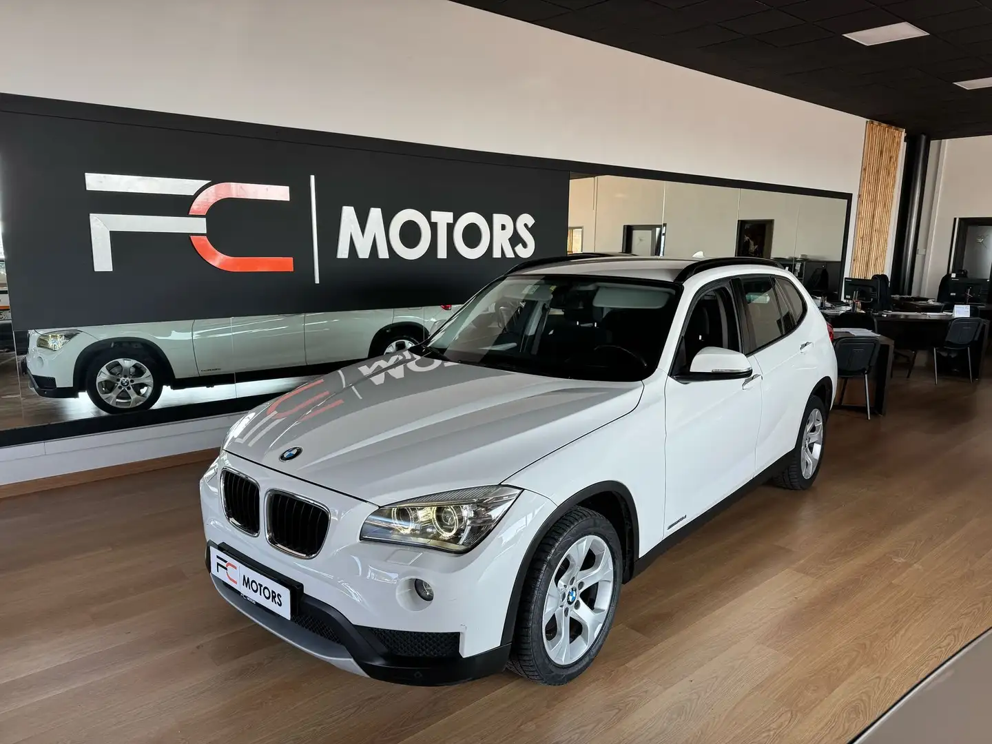 BMW X1 X1 sdrive16d navi-sensori-xeno Bianco - 1