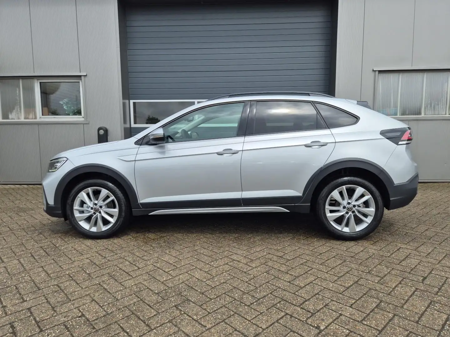 Volkswagen Taigo 1.5 TSI 150PS DSG Life LED-Matrix-Scheinwerfer ... Zilver - 1