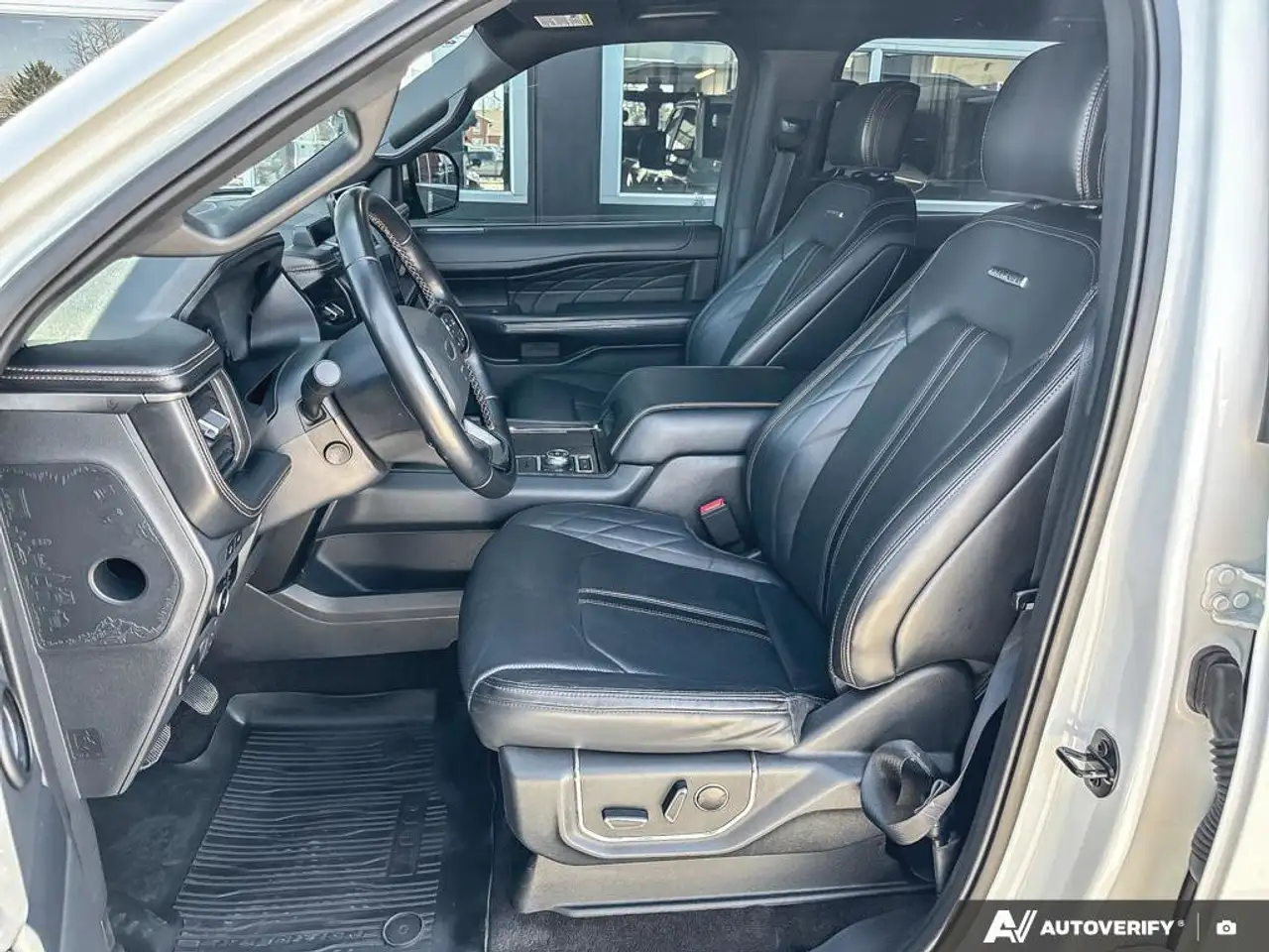 Ford Expedition снимка Ford Expedition