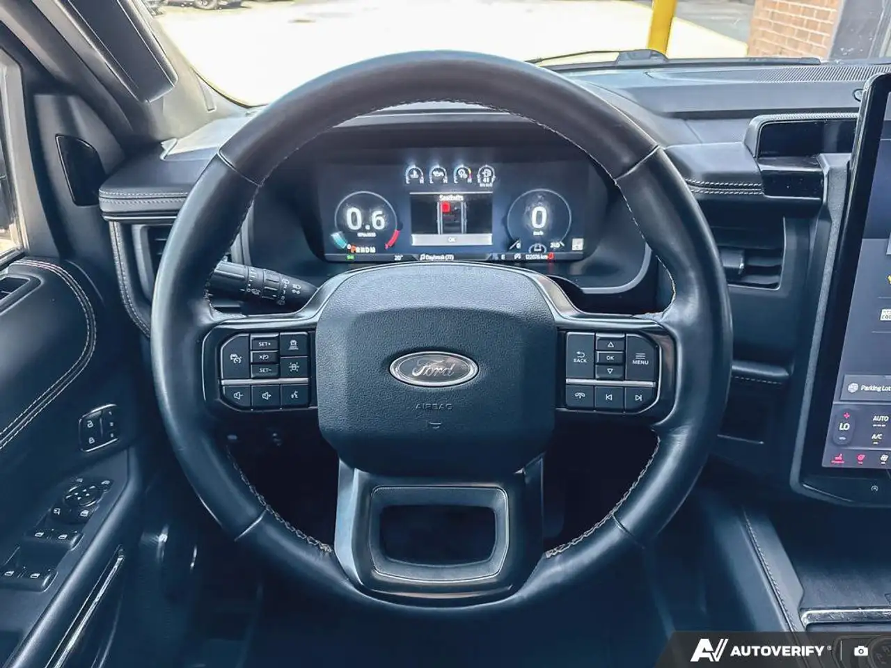 Ford Expedition снимка Ford Expedition
