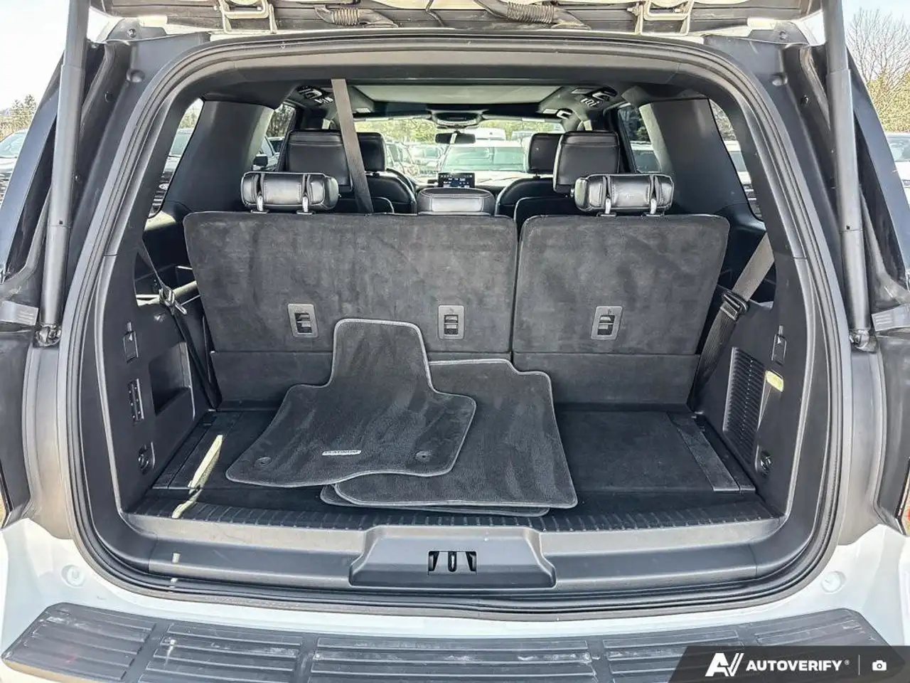 Ford Expedition снимка Ford Expedition