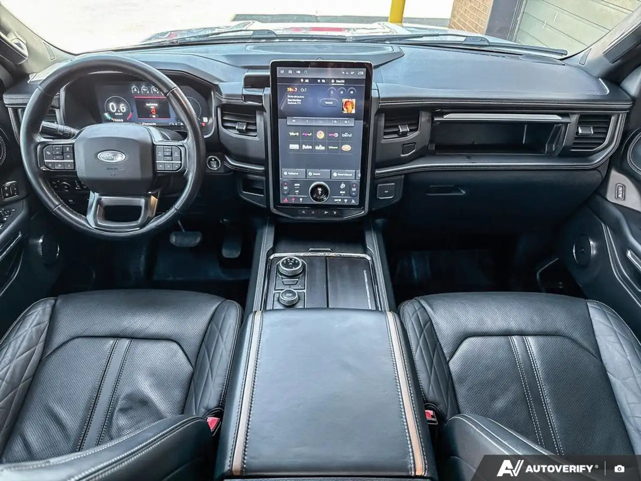 Ford Expedition снимка Ford Expedition