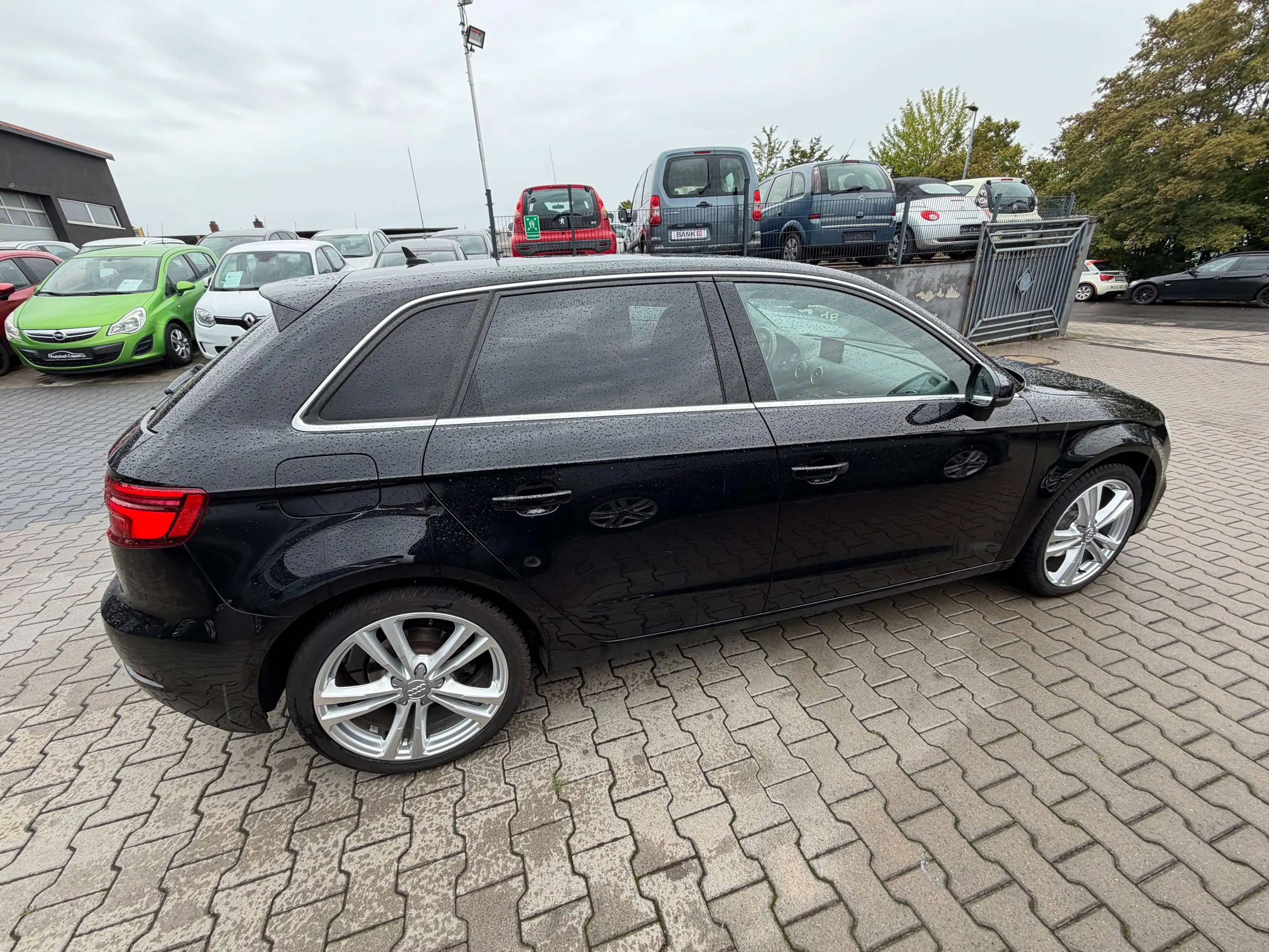 Audi A3 A3 Sportback 35 TFSI/Automatik/Leder/T.Winkel/ZV — photo 4