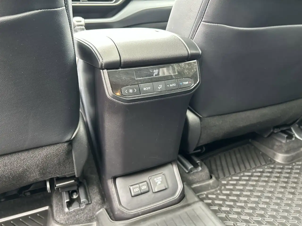 Toyota Highlander снимка Toyota Highlander