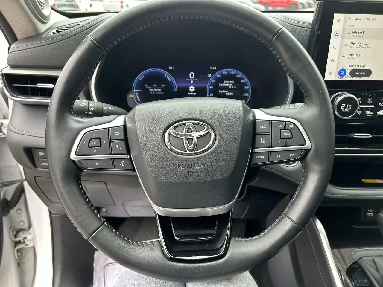 Toyota Highlander снимка Toyota Highlander