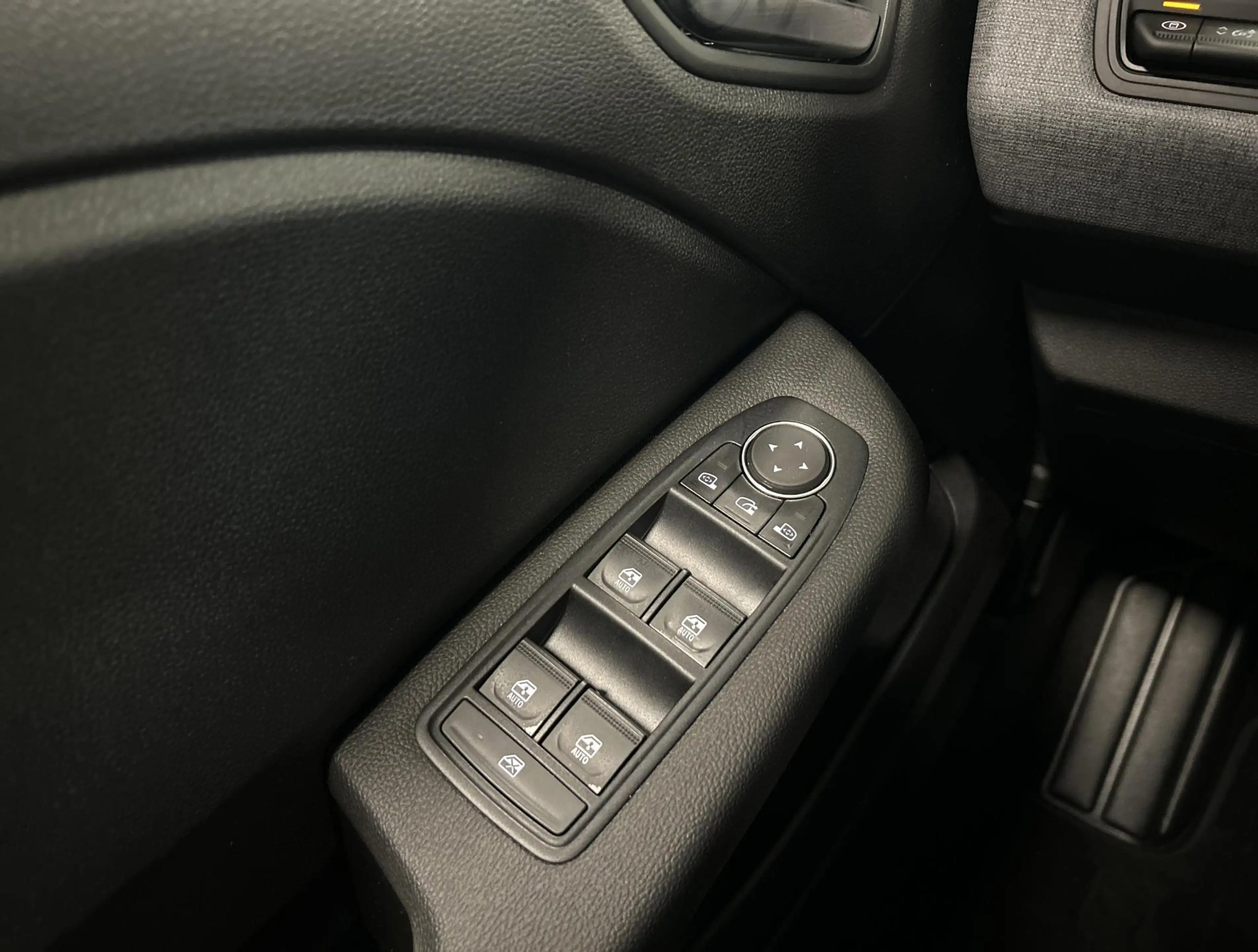 Mitsubishi Colt 1.6 HEV Intense — photo 14