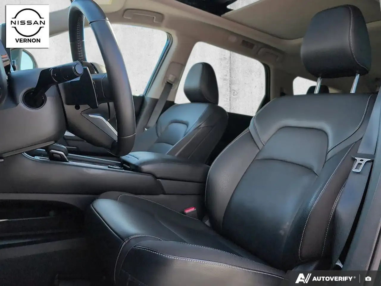Nissan Pathfinder снимка Nissan Pathfinder
