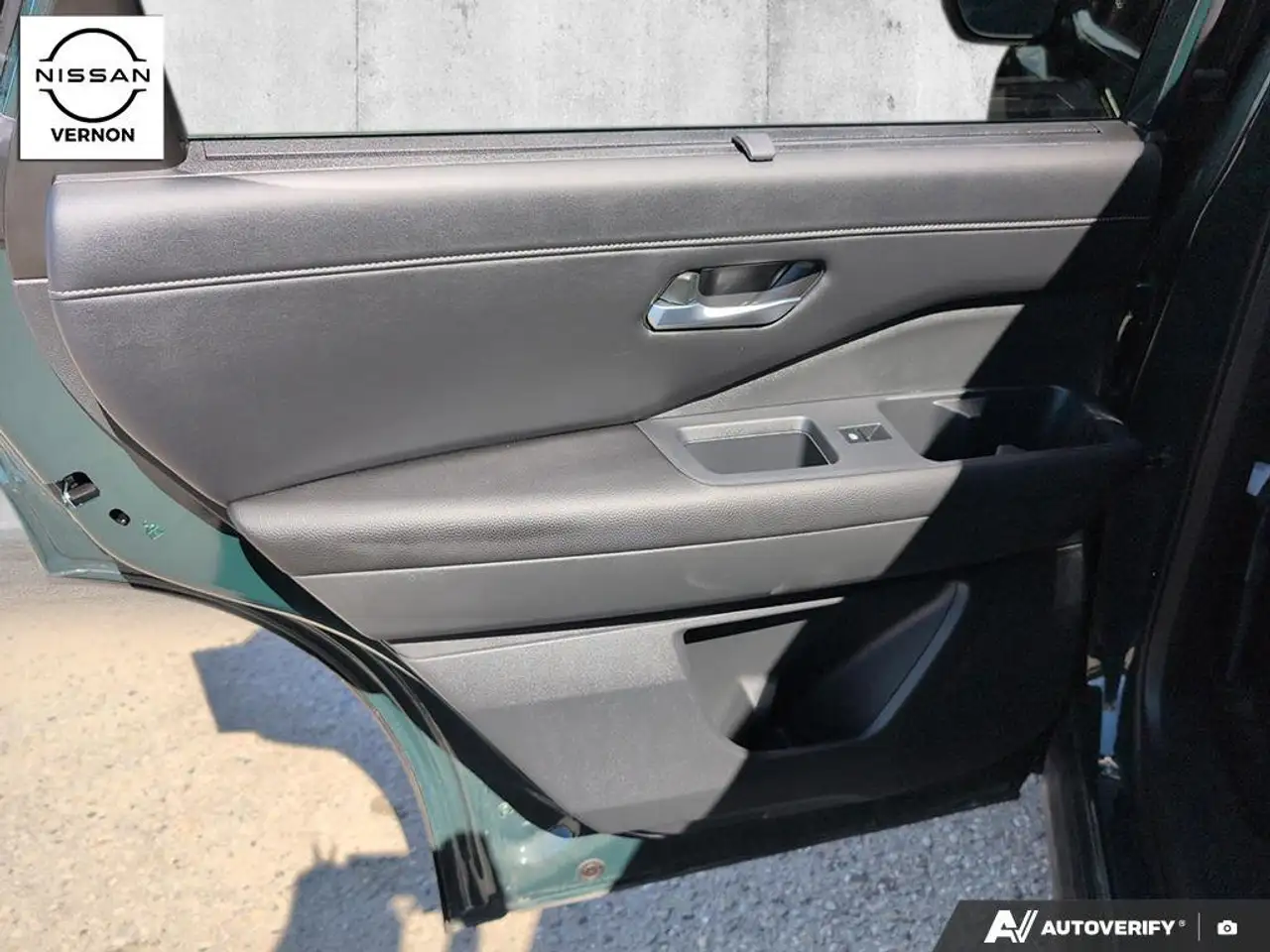 Nissan Pathfinder снимка Nissan Pathfinder