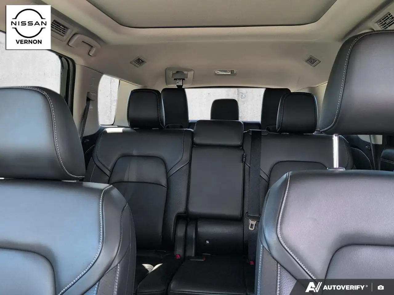 Nissan Pathfinder снимка Nissan Pathfinder