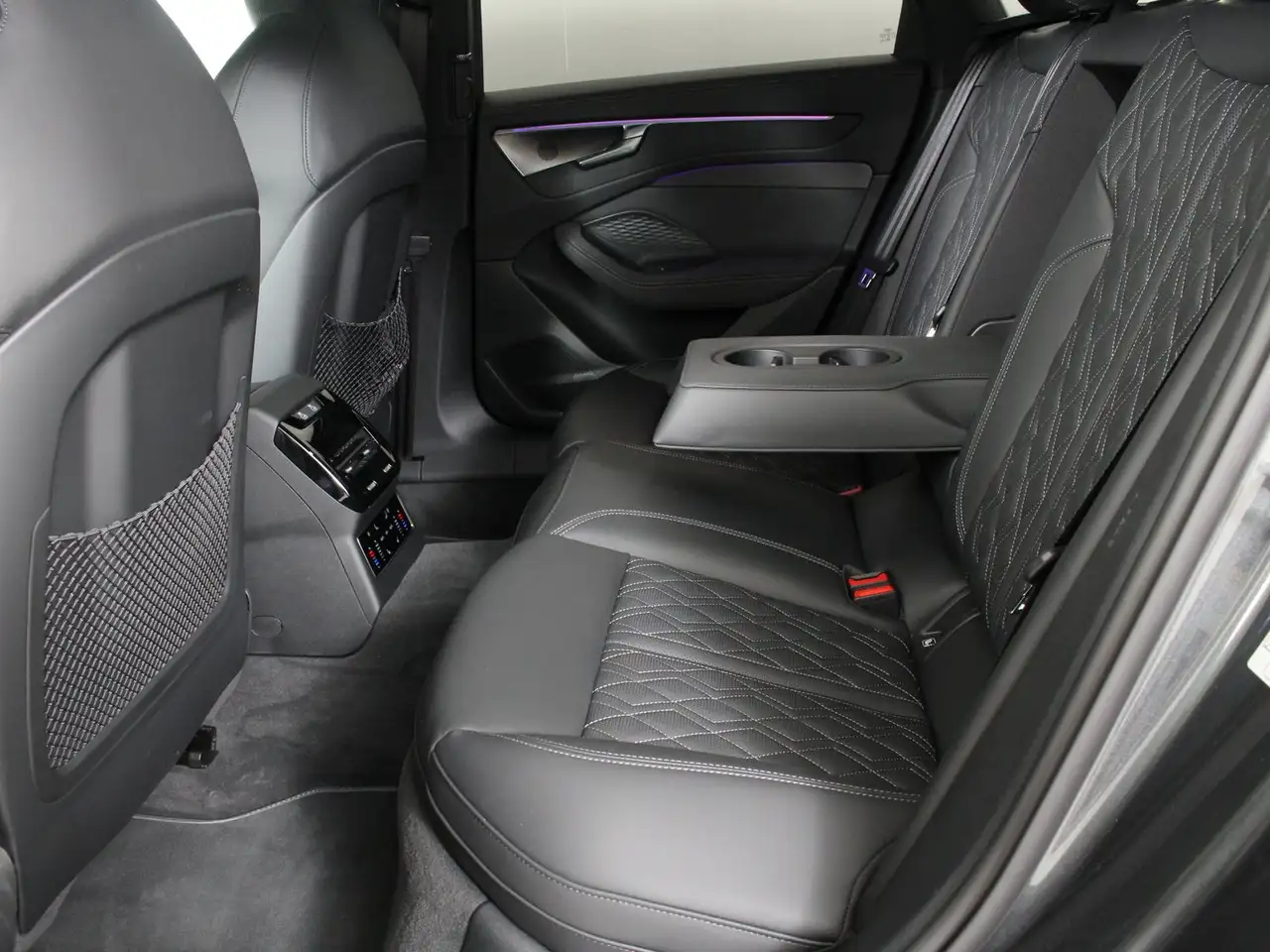 Audi A6 e-hybrid quattro 270 kW, миниатюра 9