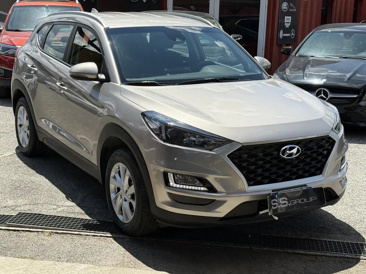 Hyundai TUCSON 1.7 crdi Xpossible 2wd 115cv-unipro-rate-garanzia - 1